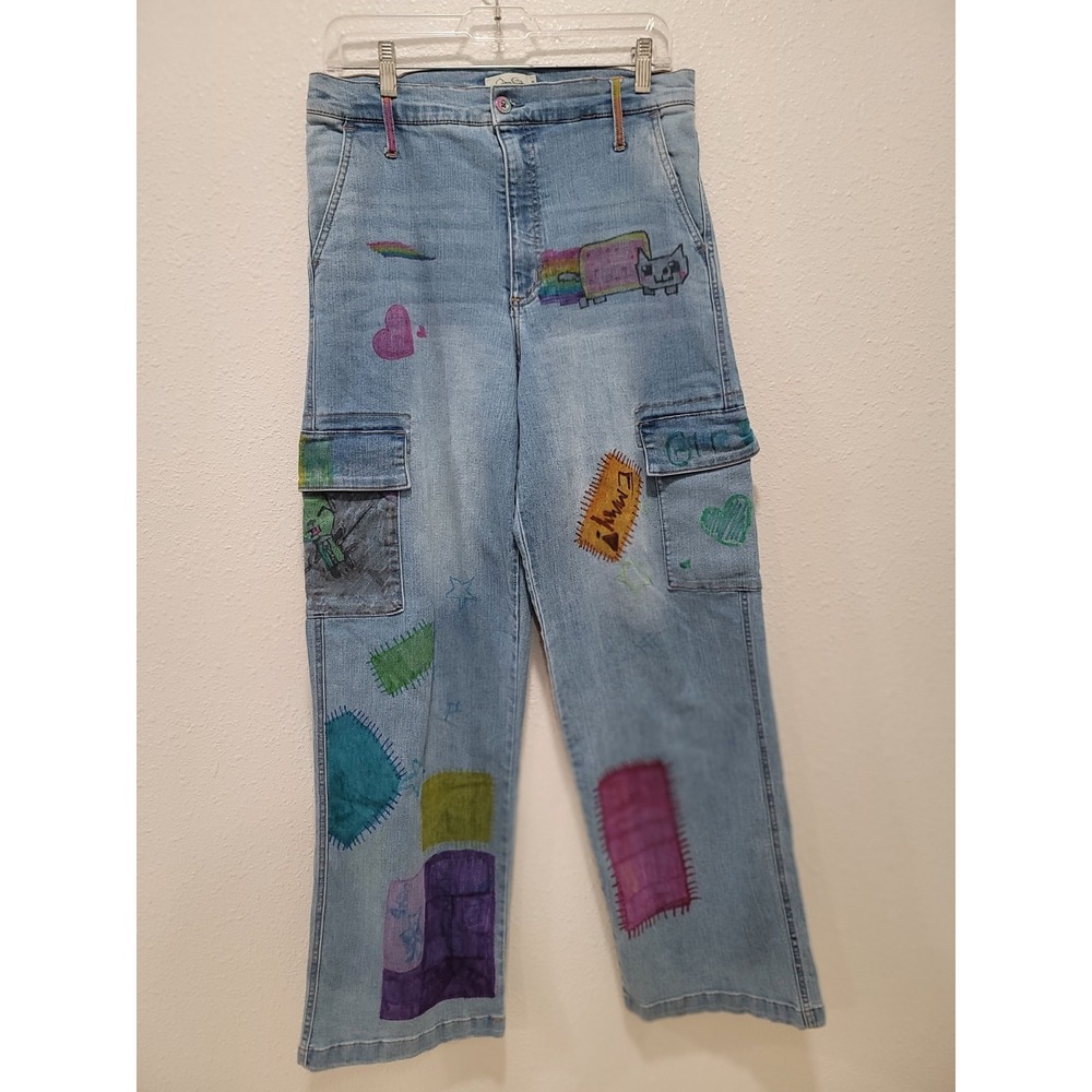 Jessica simpson jeans 6/28 flarred legs and bottoms. print colorful prints